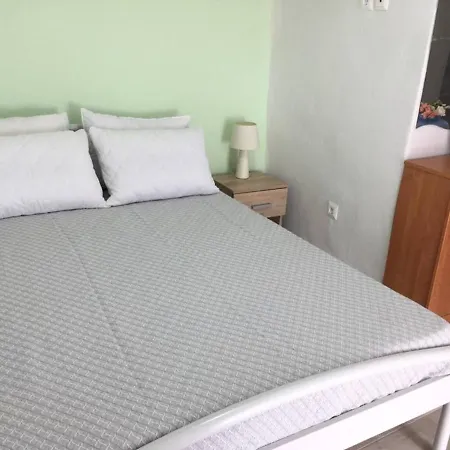 Paraporti Beach Apartament *